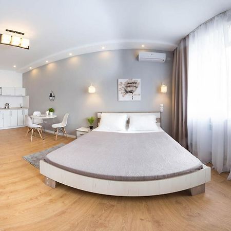 Lux Studio Near Metro Yaroslava Mudroho, Universytet - Chernyshevska Str 95-4 Jarkov Exterior foto